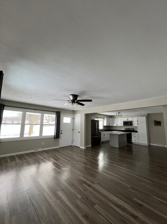 Building Photo - 509 S Matthias St