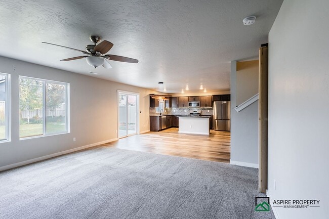 Building Photo - Upgraded 4 bed 3 bath home