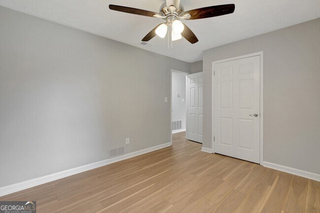 Building Photo - 105 Belle Dr