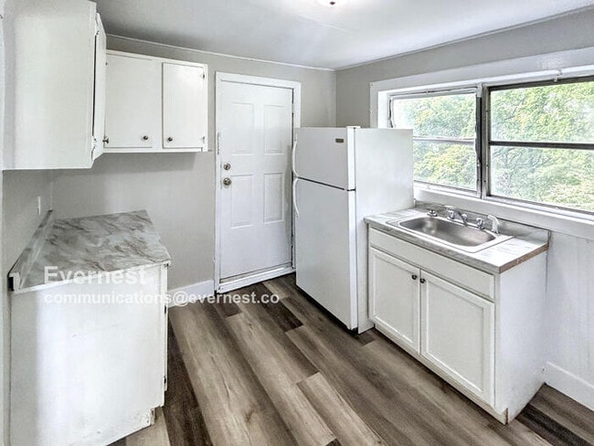 Building Photo - 3117 44th Terrace N