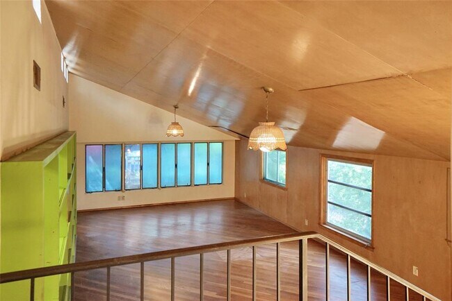 Building Photo - 1806 Alta Vista Ave