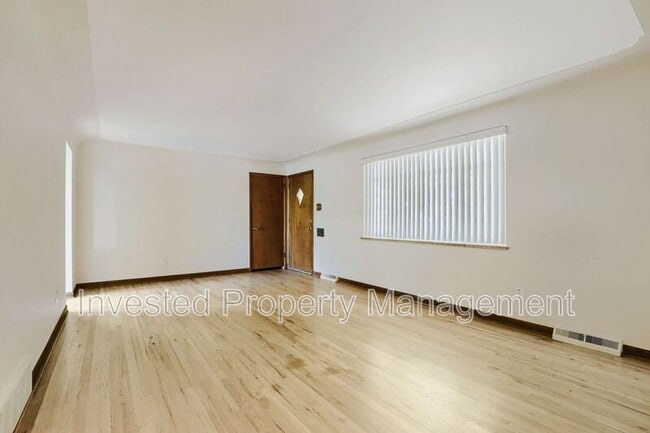 Building Photo - 4660 Upham St