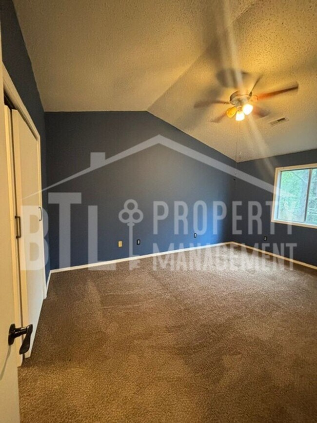 Building Photo - Peaceful 3-Bedroom Home Near Branson, MO – Reeds Spring School District