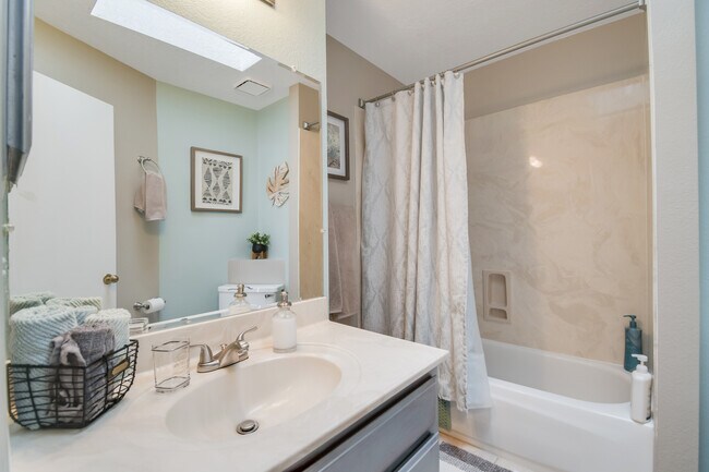 Building Photo - 6937 El Cajon Ct NW