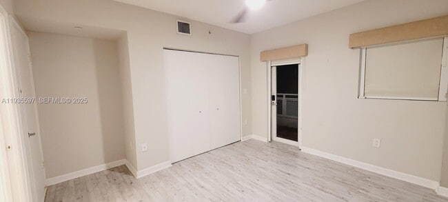 Building Photo - 471 NE 25th St