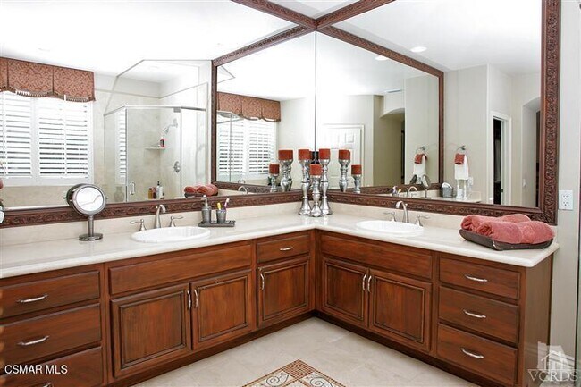 Building Photo - 2563 Littlefield Ct