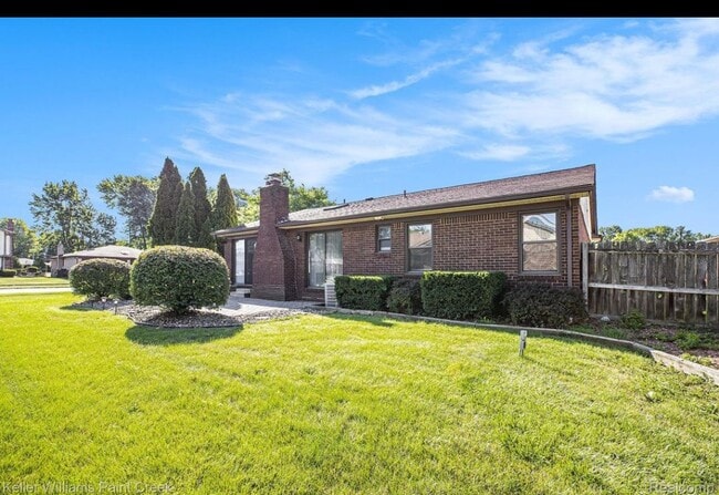 Building Photo - 5055 Scarsdale Dr