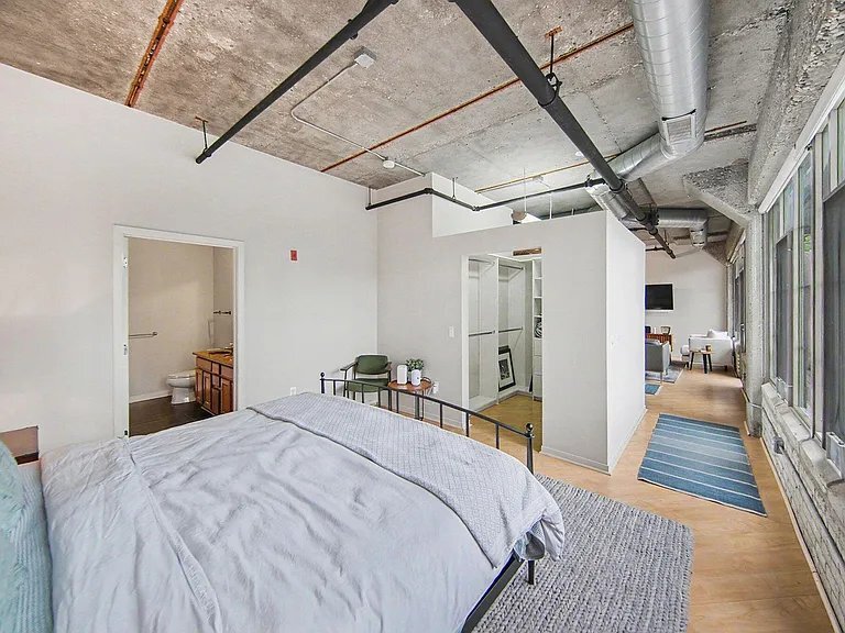 Building Photo - 315 2nd St