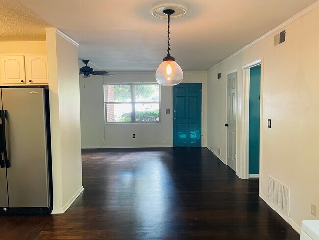 Building Photo - 2941 Caldwell Rd NE