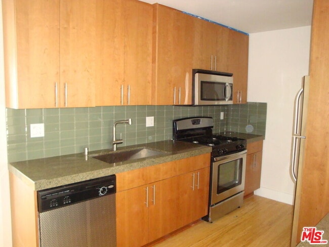 Building Photo - 4515 McConnell Ave