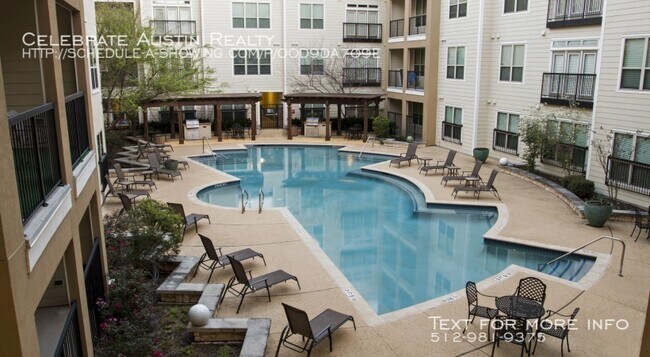 Building Photo - District at Soco