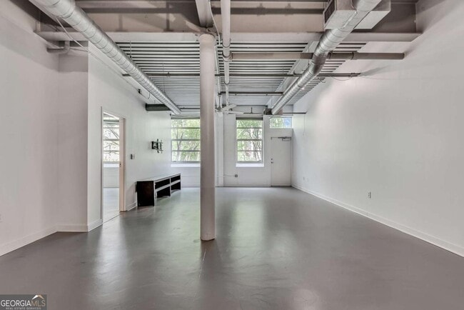 Building Photo - 400 Village Pkwy