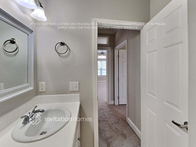 Building Photo - 915 Rome Pike