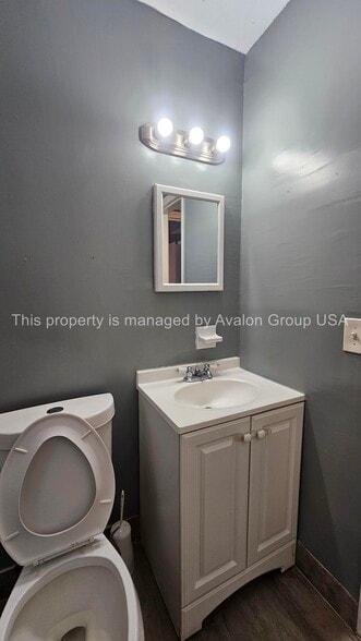 Building Photo - 1459 W 20th St