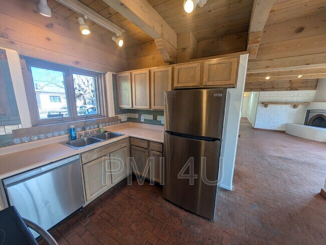 Building Photo - 2646 Floral Rd NW