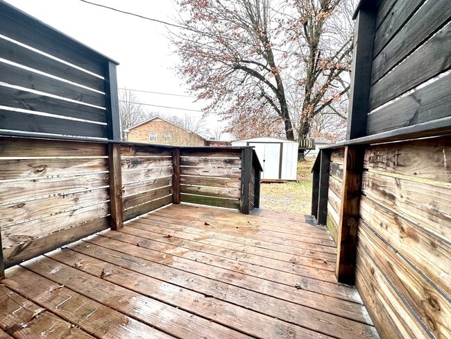 Building Photo - 28 Leonard Dr