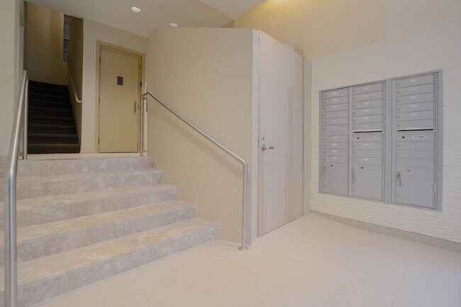 Building Photo - 230 W 113th St