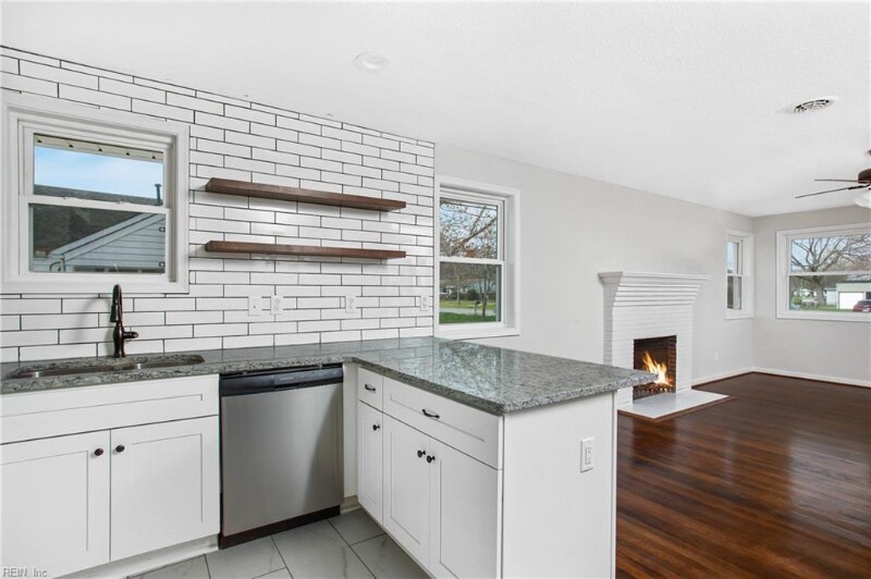Building Photo - 5931 Sellger Dr