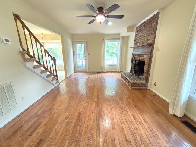 Building Photo - 125 Ivywood Dr