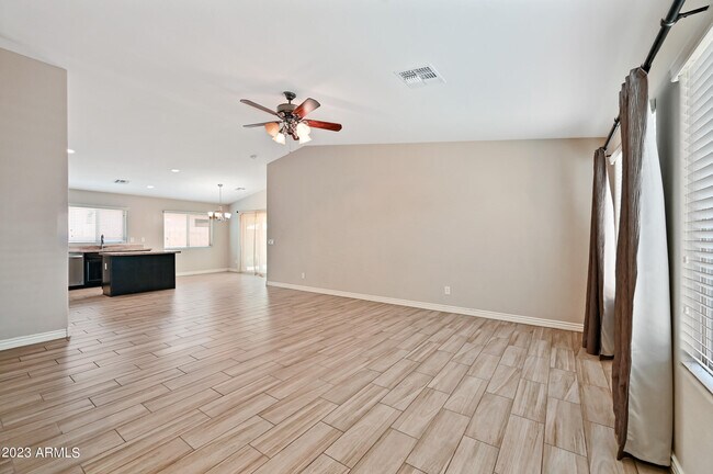 Building Photo - 2209 E Hazeltine Way