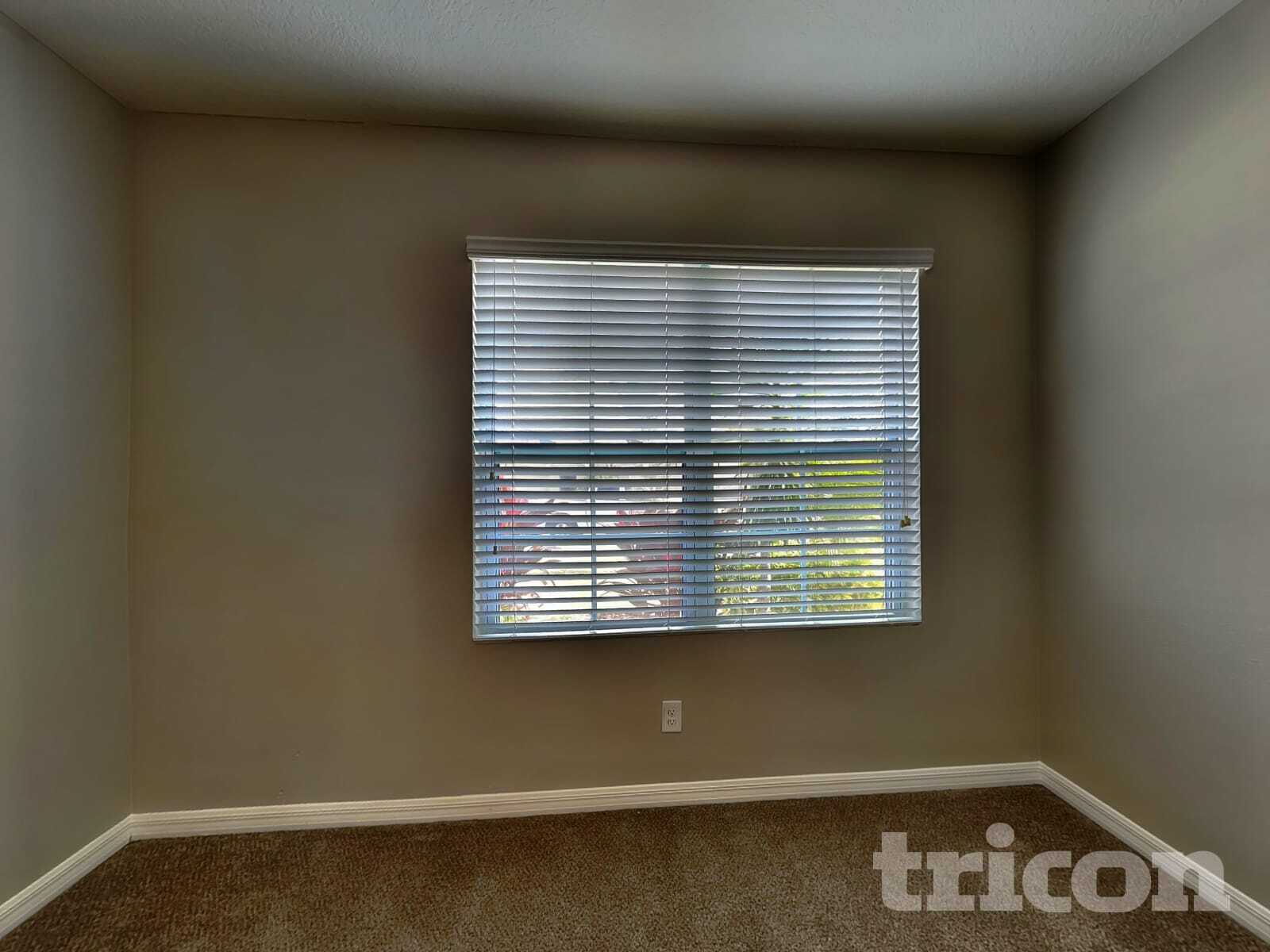 Building Photo - 4262 Roberta Dr