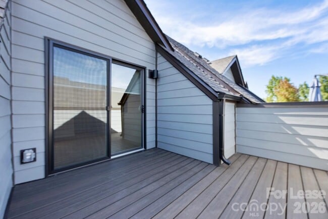 Building Photo - 440 Spearfield Ln