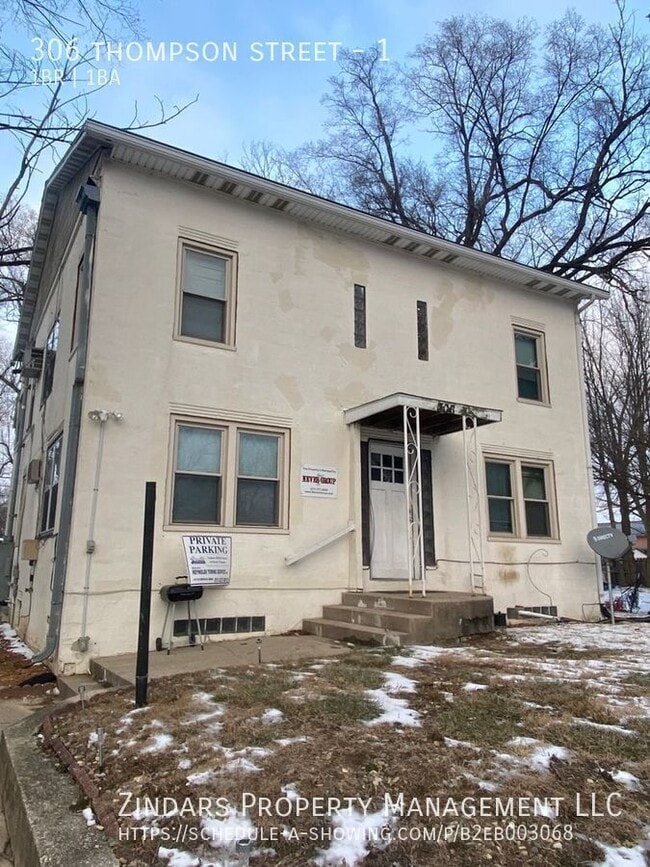 Building Photo - 306 Thompson St