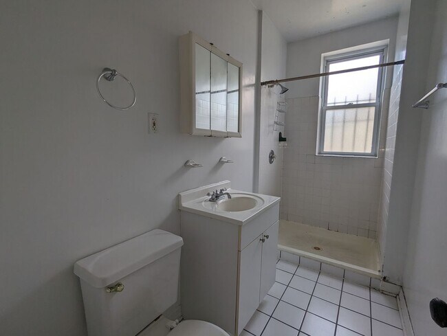 Building Photo - 3040 N Whipple St