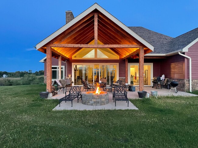 Building Photo - Mountain Retreat on 38 Acres