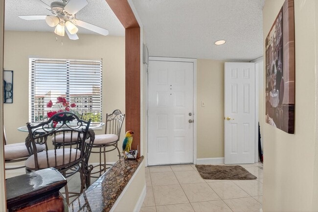 Building Photo - 14460 Strathmore Ln