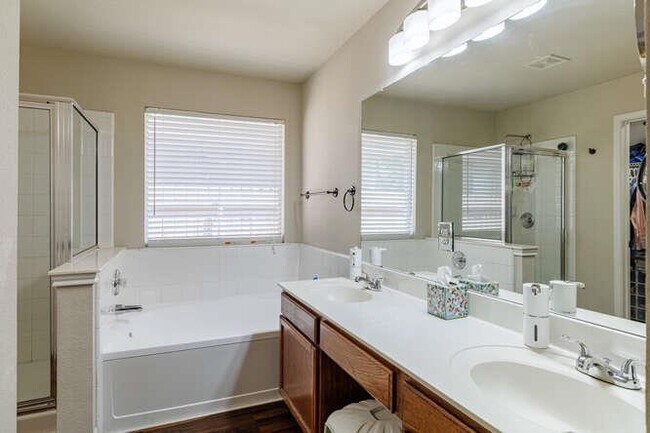 Building Photo - 213 Chandler Crossing Trail