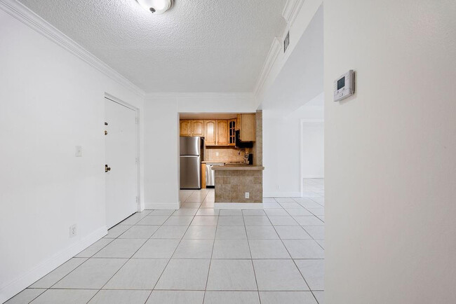 Building Photo - 470 NW 20th St