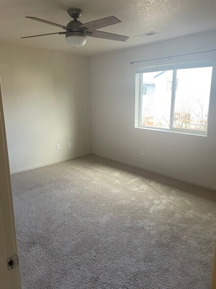 Building Photo - 13016 NE 115th St