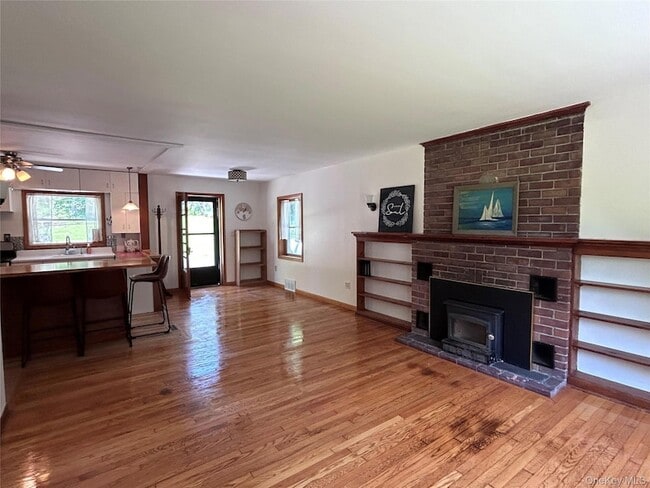 Building Photo - 4 Petticoat Ln