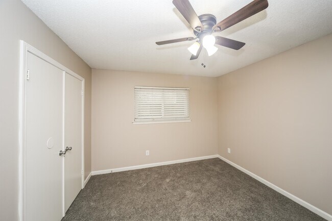 Building Photo - 7915 Gayle Ln