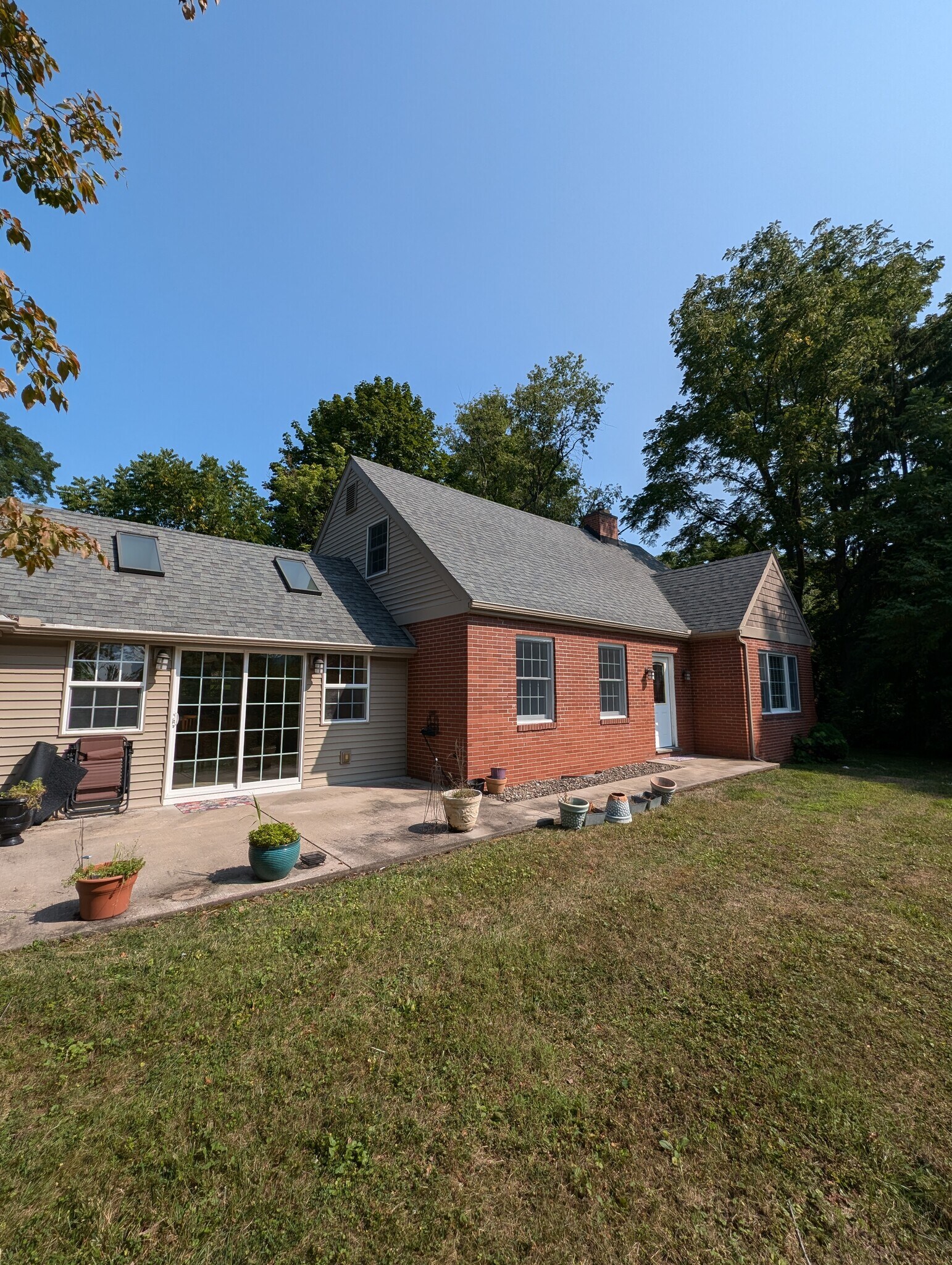 Building Photo - 111 Spring Hill Lane
