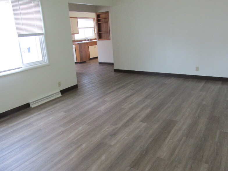 Building Photo - 4213 Clark Ave