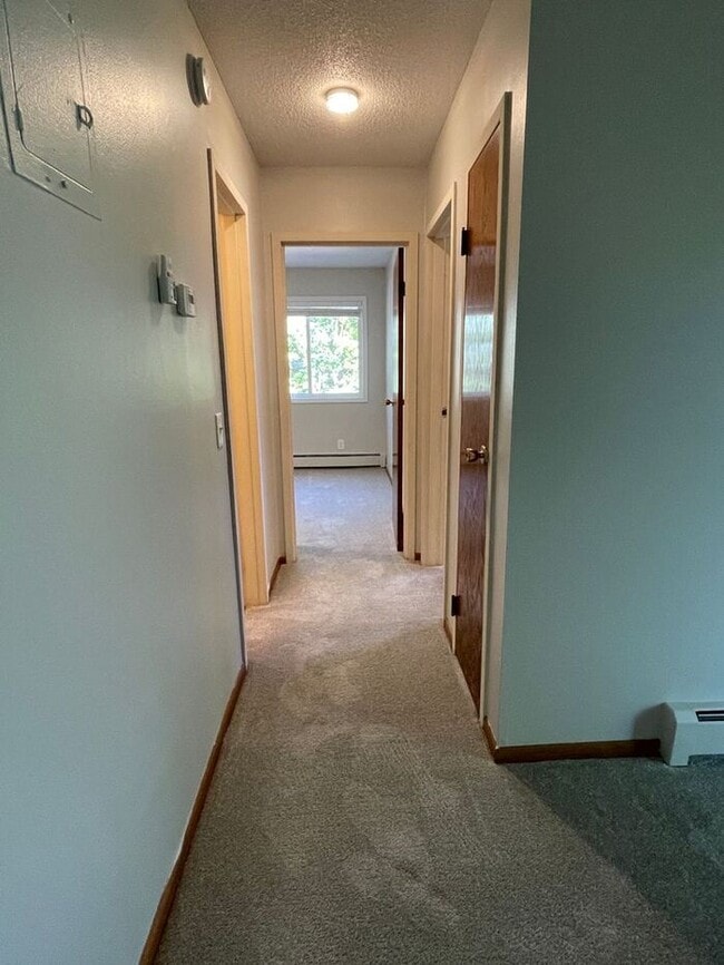 Building Photo - Main Floor, Excellent Condition, Video Wal...