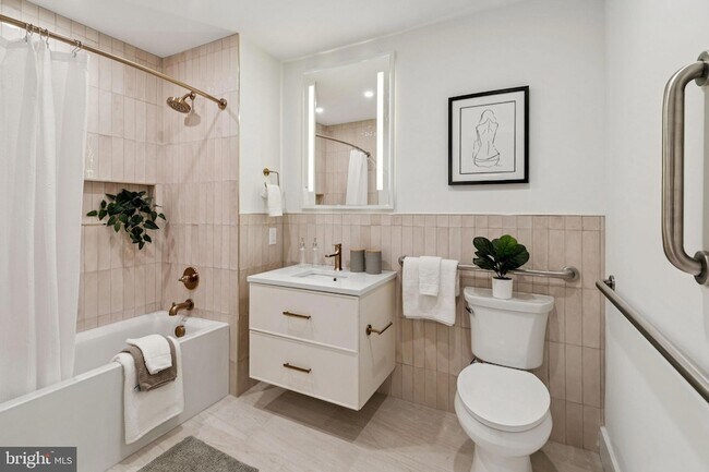 Building Photo - 30 W Allens Ln