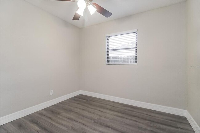 Building Photo - 6808 Ravenna Ave