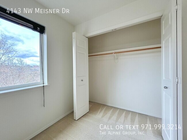 Building Photo - 4143 NW Meisner Dr
