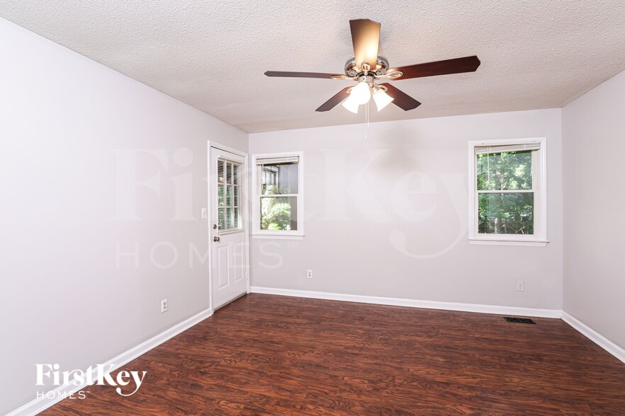 Building Photo - 322 Amherst Creek Dr