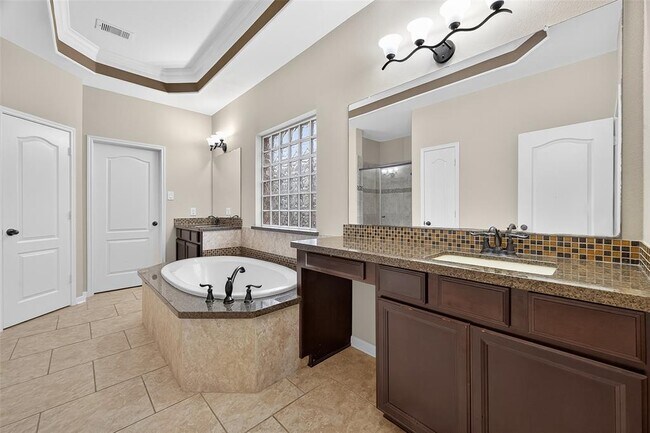 Building Photo - 603 Whitney Oaks Ln