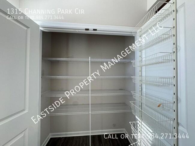 Building Photo - 1315 Channing Park Cir