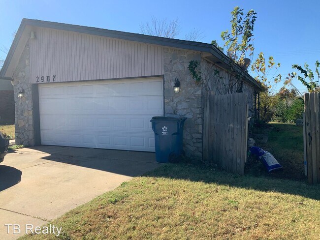 Building Photo - 3 br, 2 bath House - 2907 Robin Road