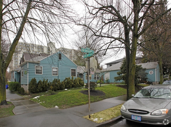 Primary Photo - Overton Court Apartments