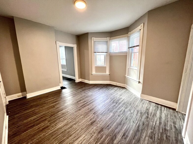 Building Photo - 1607 Banklick St