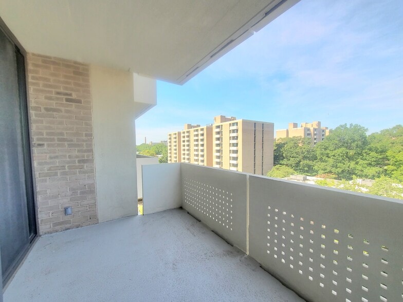 Building Photo - 300 M St SW
