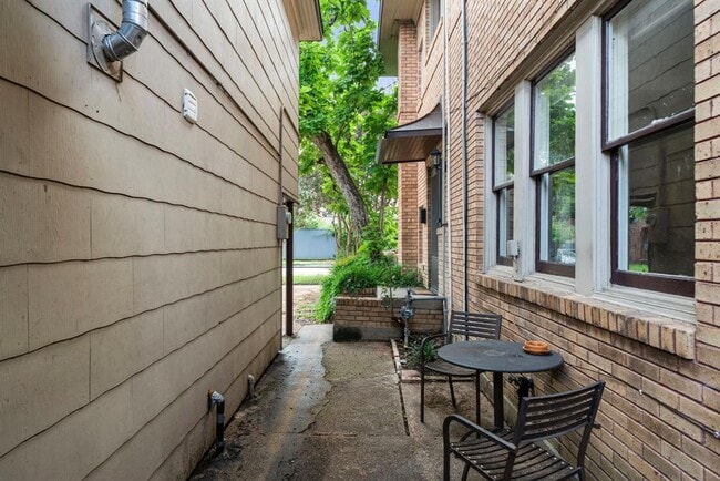 Building Photo - 4407 Stanford St