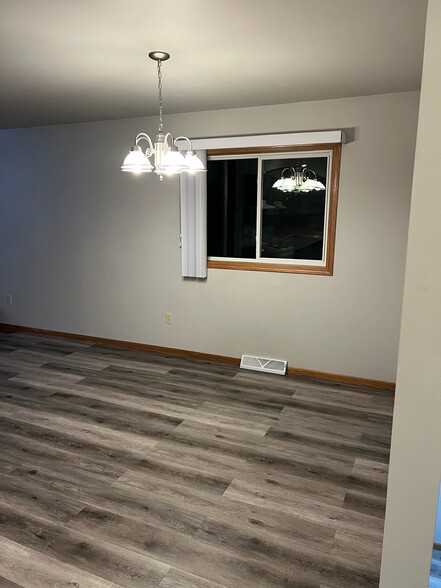 Building Photo - 113 Edwards St